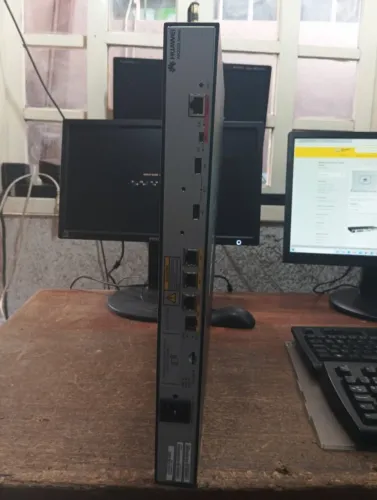 Torro roteador Huawei AR220E em perfeito funcionamento por 500 reais vista Wats 41 9975420