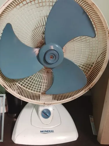 Ventilador mondial grande sem grade