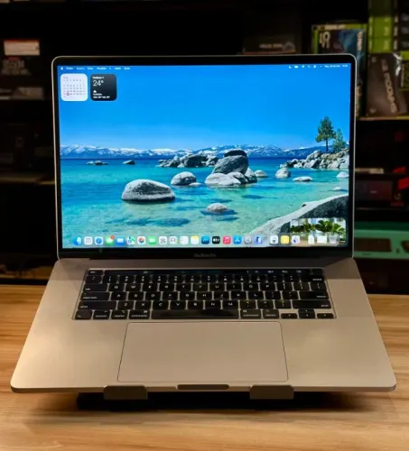 Macbook pro 16 polegadas 2019 i7 / 16gb - Seminovo (Loja Fisica / Garantia)