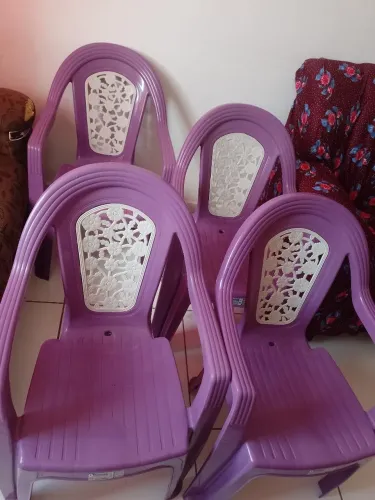 Vendo 4 cadeira