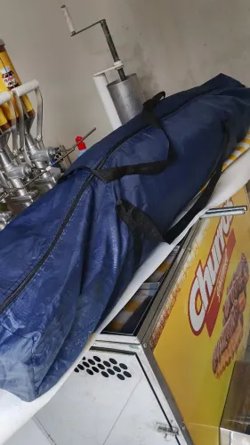 Carrinho de churros com toldo, tenda e crepeira 