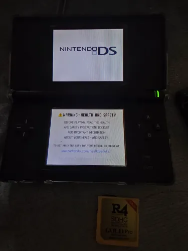Nintendo DS lite Preto com R4 perfeitos estado