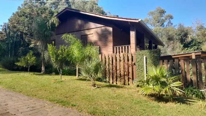 Venda de Casa em Condomínio em Caxias do Sul-RS, bairro Pedancino