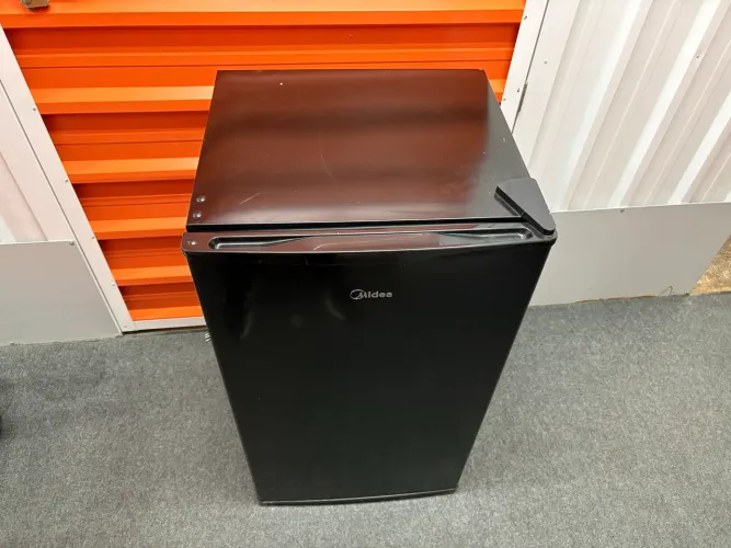 Frigobar Midea Preto - Para Conserto ou Peças (Furou Tubo do Gás)
