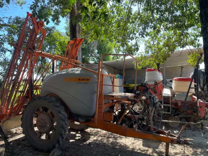 Pulverizador agrícola jacto advancer 3000