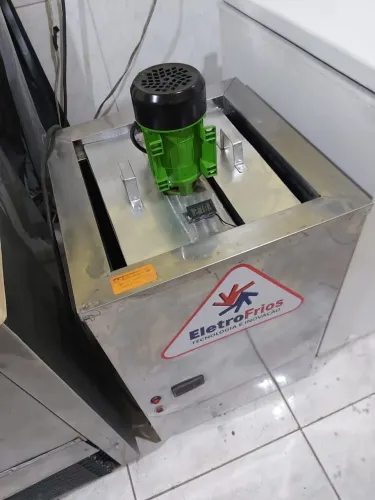 Máquina de picolé completa com formas e extratores 