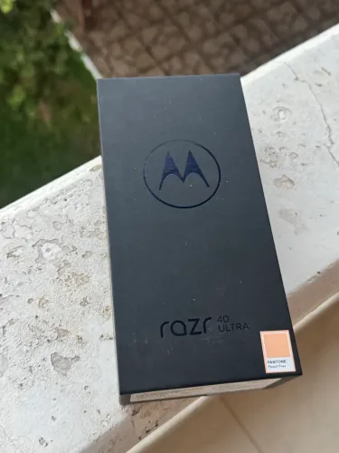 Moto Razr 40 Ultra NOVO!