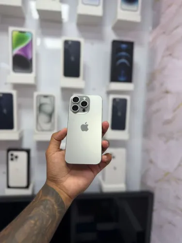 IPHONE 15 PRO 128GB<br>R$ 3.899,00 MUITO LINDO