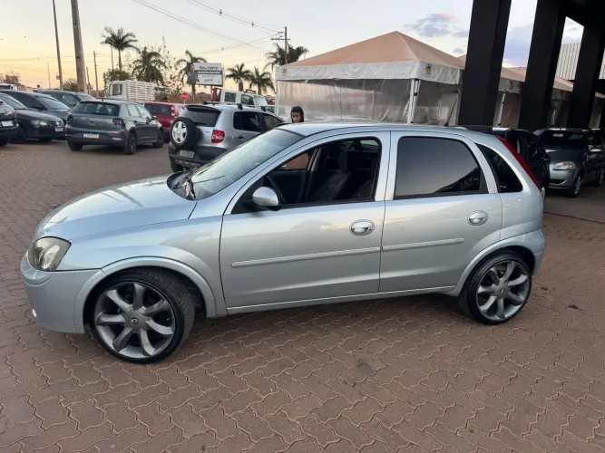 Chevrolet Corsa Hatchback 1.0 MPFI 8V 71cv 5P 2003