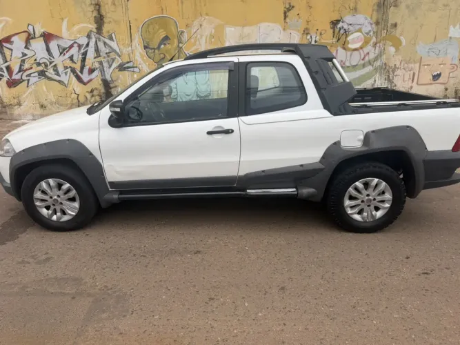 Fiat Strada Adventure1.8/ 1.8 Locker Flex CD 2013