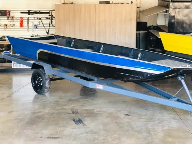 Canoa Soldada Modelo Funcional com Excelente Navegação - A partir de 7.990,00