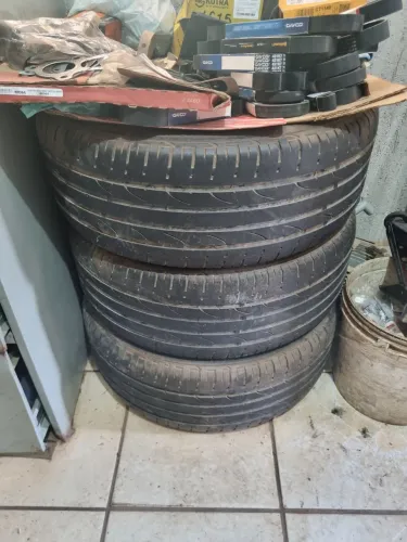 Pneu 18 235/50