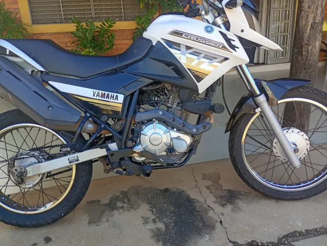 Crosser particular revisada em dias, estado de nova