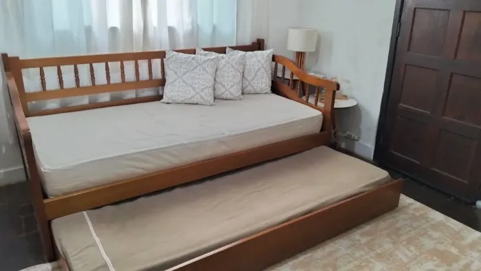Sofá cama madeira maciça 