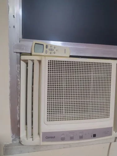 Vendo ar condicionado Consul 7.500 BTUs com controle remoto, funcionando , motivo mudança