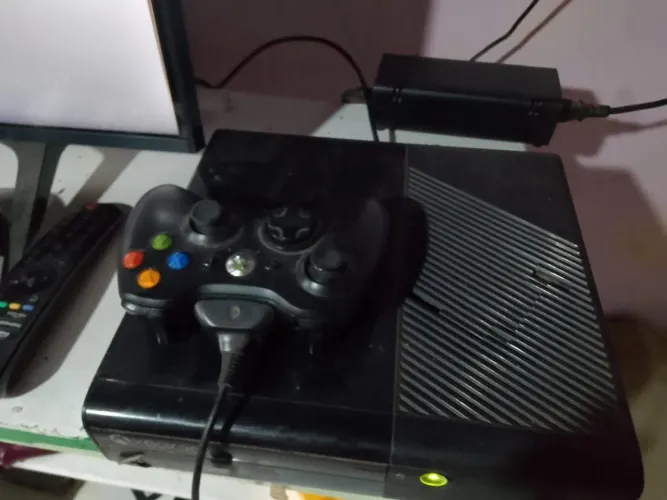 Xbox 360 super slin leia o anúncio