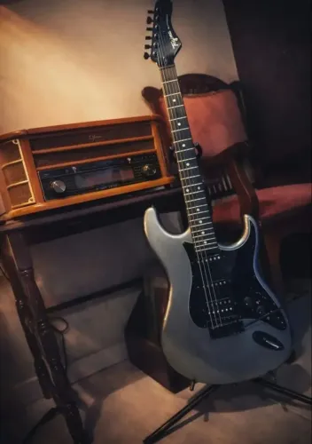 Guitarra Stratocaster Tagima Sixmart [ Entrego em toda Juiz de fora ]