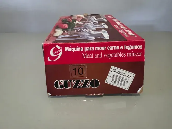 Maquina de moer carne e legumes N. 10 Guzzo
