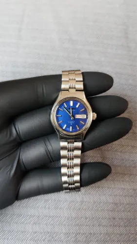 Seiko 7019A, com 17 rubis (17 Jewels)