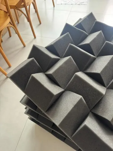 Espuma Acústica Quadrada Cinza 7cm 