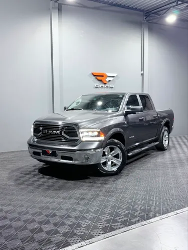 Ram Classic Laramie 5.7 V8 16V Gasolina 4X4 Aut. 2023