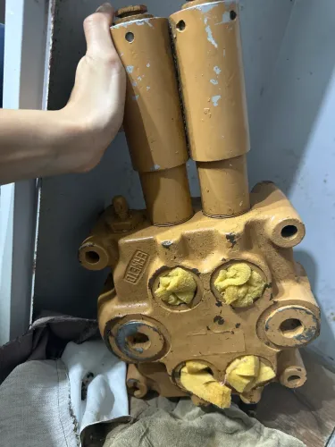 Válvula Hidráulica Direcional Original 622594 ATF920 - Máquina Pesada 
