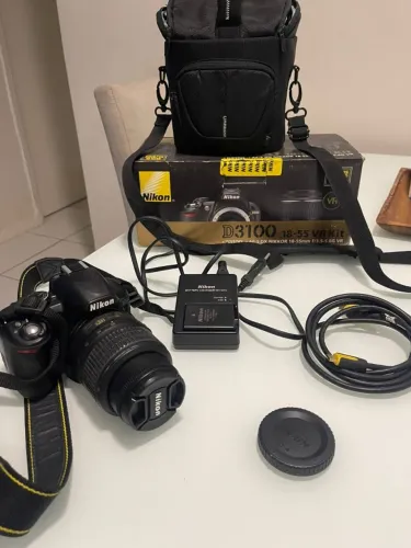 NIKON D3100
