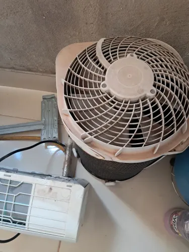 Vendo ar-condicionado 9.000 BTUS usado