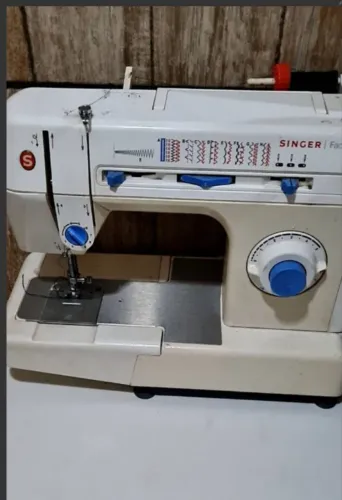 Vendo máquina de custura