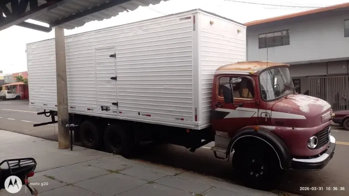 Vende se caminhão baú truck