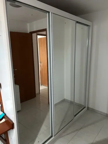 Guarda-roupa três porta