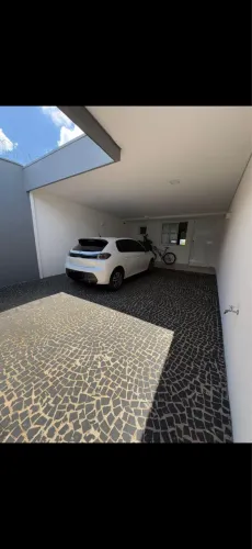 Vendo Sobrado Geminado acabamento alto padrão