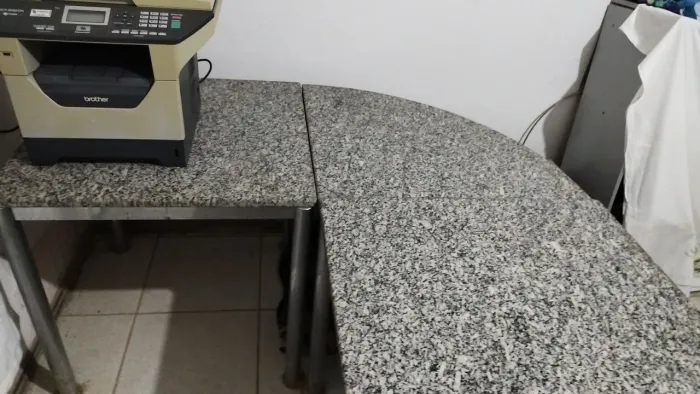 MESA ESCRITÓRIO EM GRANITO