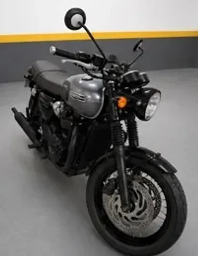 Triumph Bonneville T120 Black 2024 - Apenas 1.039km rodados - Impecável!