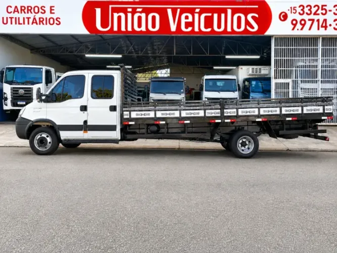 Iveco Daily 70c17 Cabine Dupla + Carroceria