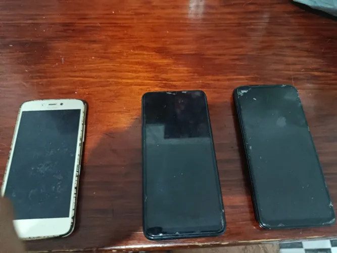 Celular pra tirar peças...