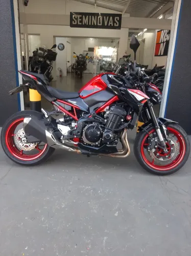 Kawasaki Z900 2025