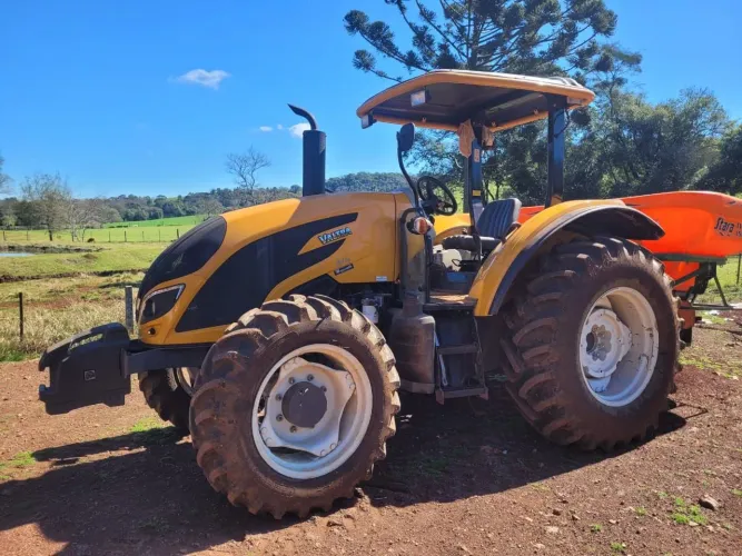Trator valtra A74s.               
