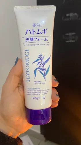 Espuma de limpeza facial japonesa
