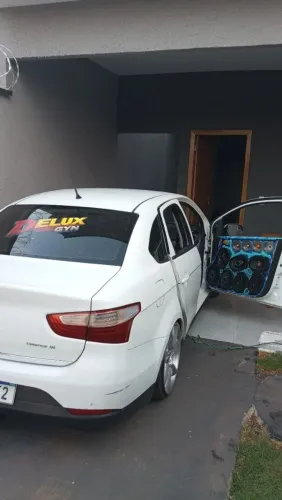 Fiat Grand Siena Attrac. 1.4 EVO F.flex 8V 2013