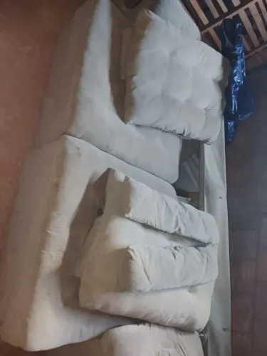SOFÁ USADO (PRECISA DE CONSERTO)