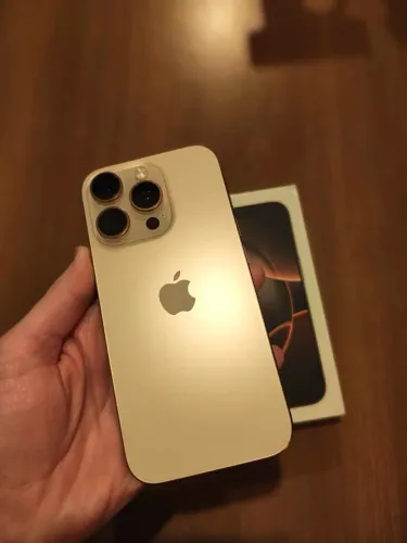 iPhone 16 Pro - 256gb - Dourado
