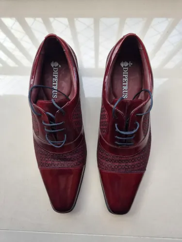 Sapato Social Masculino - Tamanho 39<br><br>Sapato social masculino, tamanho 39,
