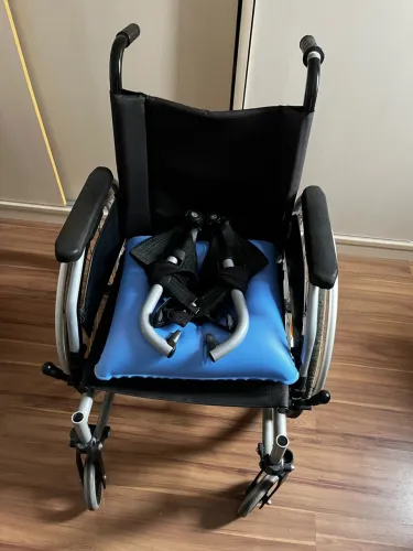 Cadeira de Rodas Ottobock Start M1 / M2 em Alumínio Dobrável + Almofada