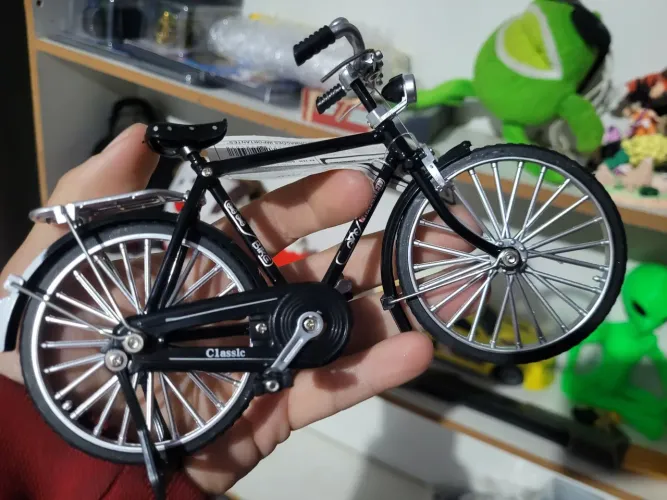 Miniatura de bicicleta em metal