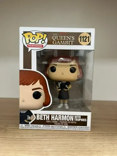 Funko Pop! Television - The Queen's Gambit | Beth Harmon with Trophies #1121 Novo! Lacrado