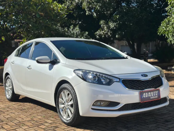 Kia Motors Cerato 1.6 16V Flex Aut. 2015