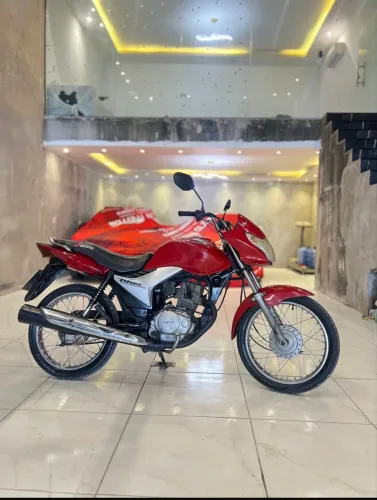 Titan 150 partida