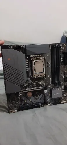 b660m gaming + Processador Intel Core i3-12100F<br><br>- Processador Intel Core i3-12100F,