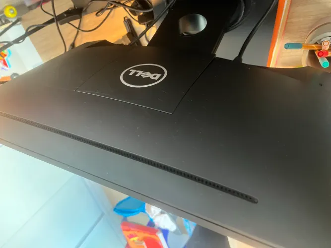 Monitor Dell Profissional Ajustável - Entrada VGA/DisplayPort